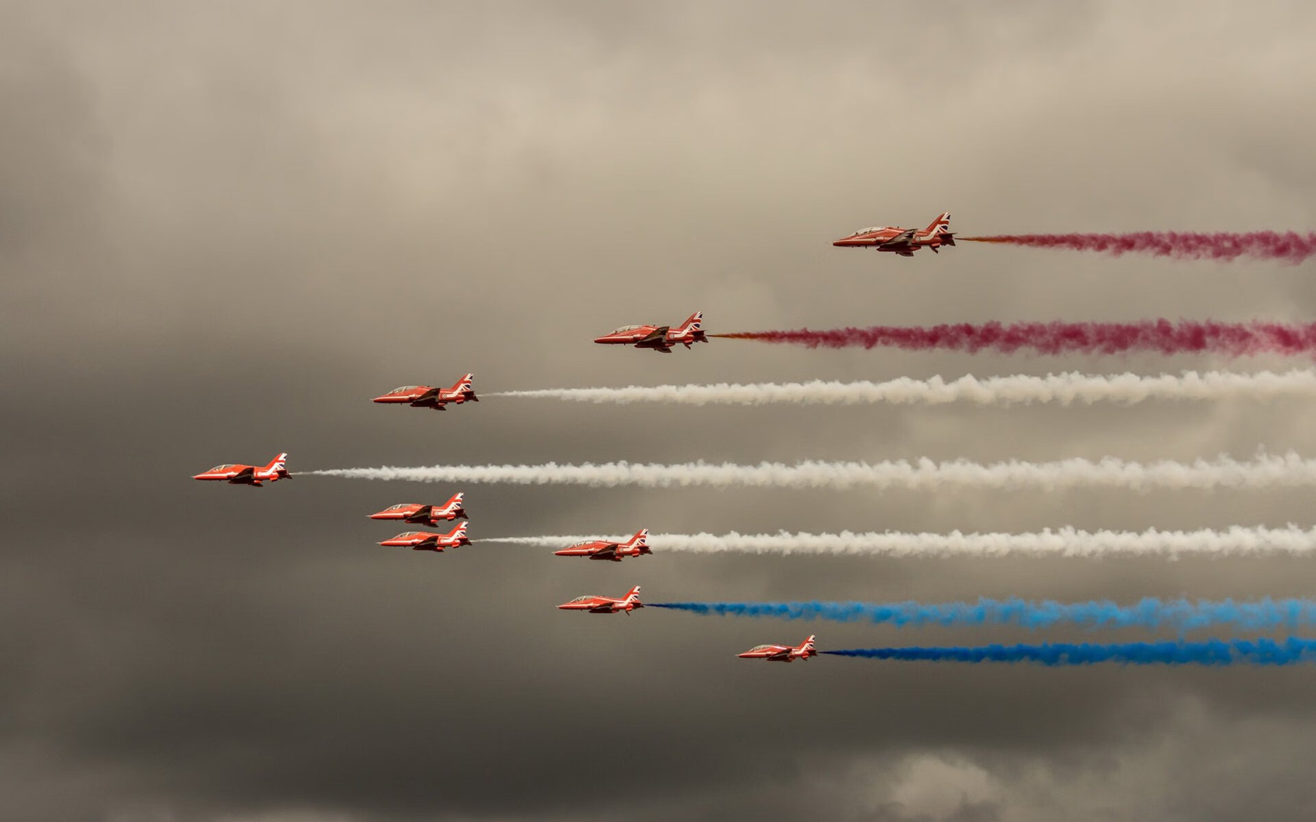 囚笼重铸，当王皓的球拍点燃沉默的信仰