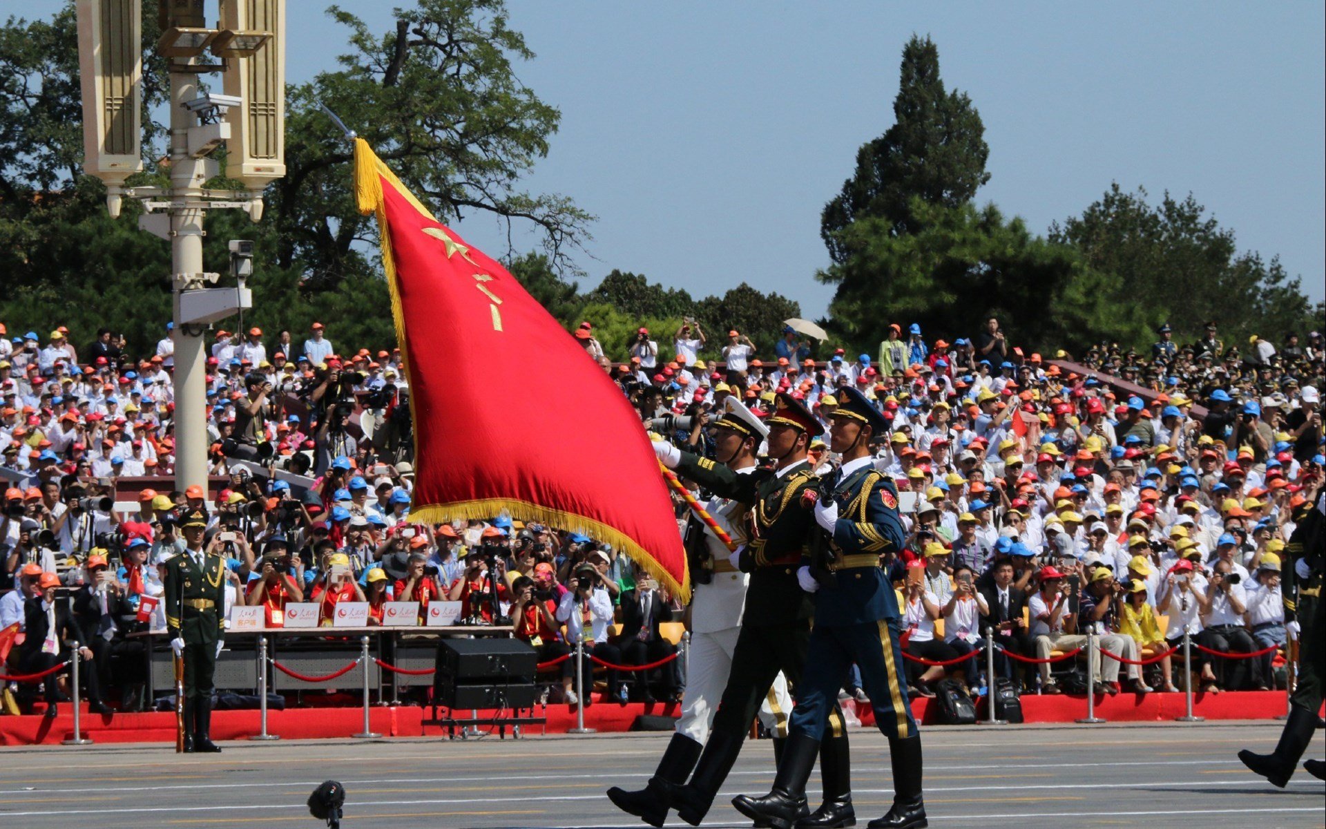 东方铁骑碾压欧洲劲旅！伊拉克连续得分战术完美锁死奥地利，基米希化身关键先生导演逆转风暴
