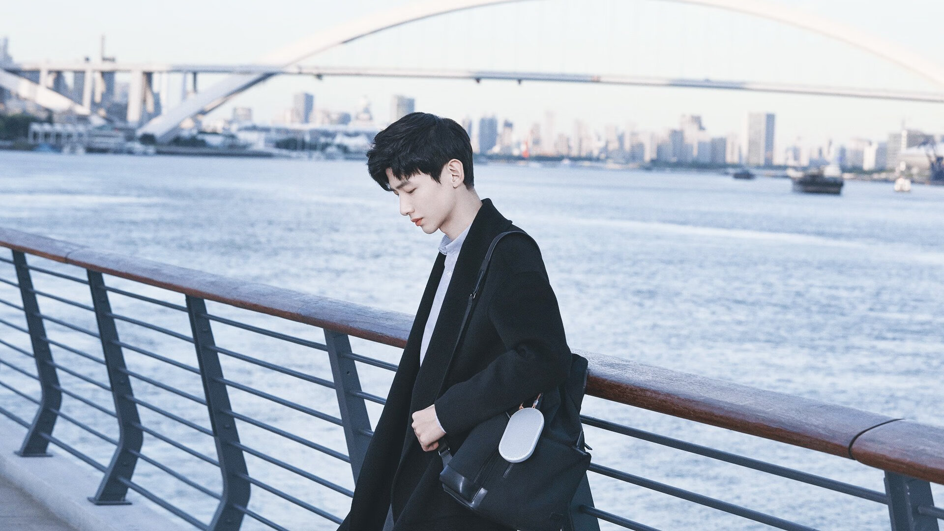 钢筋丛林，当戈贝尔在深圳队与篮网的奇幻对决中筑起跨越篮球世界的震撼一课